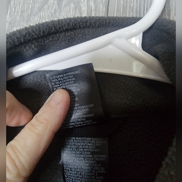 The North Face Boy Gray Fleece Jacket with Yellow Accents - Picture 4 of 8